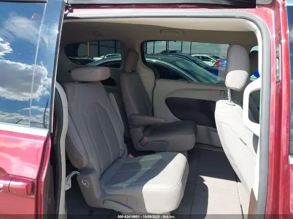 2C4RC1FG8LR124245 2020 CHRYSLER PACIFICA - Image 8