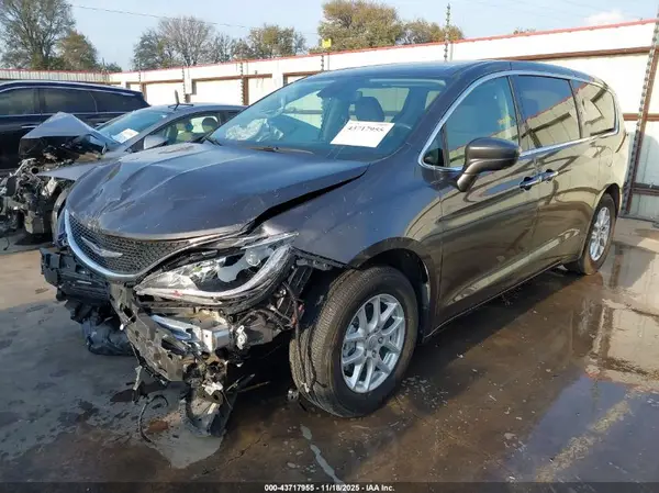 2C4RC1FG8LR135780 2020 CHRYSLER PACIFICA - Image 2