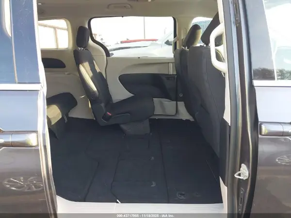 2C4RC1FG8LR135780 2020 CHRYSLER PACIFICA - Image 8
