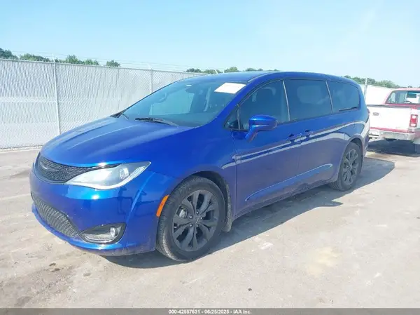2C4RC1FG8LR242747 2020 CHRYSLER PACIFICA - Image 2