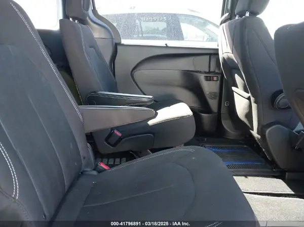 2C4RC1FG8MR565455 2021 CHRYSLER PACIFICA - Image 8