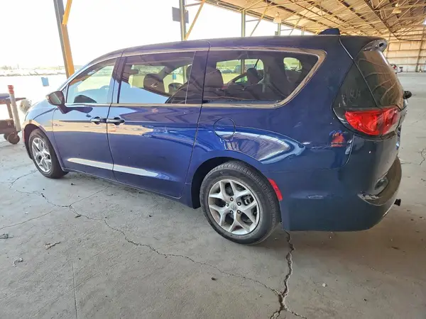 2C4RC1FG9JR111520 2018 CHRYSLER PACIFICA - Image 2