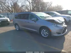2C4RC1FG9JR126423 2018 CHRYSLER PACIFICA