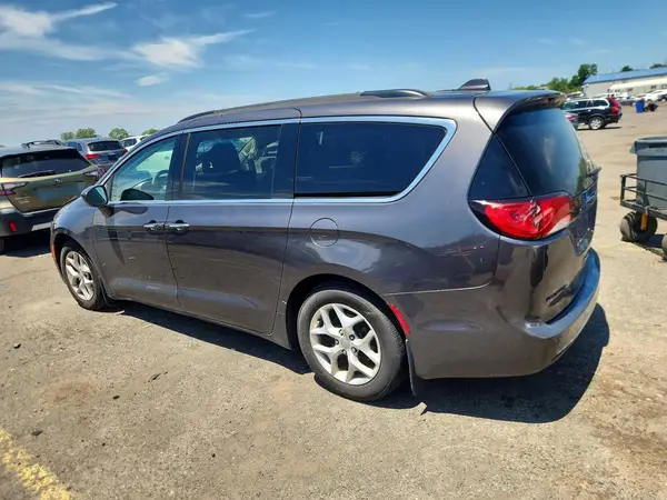 2C4RC1FG9JR157204 2018 CHRYSLER PACIFICA - Image 2
