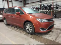 2C4RC1FG9JR158952 2018 CHRYSLER PACIFICA