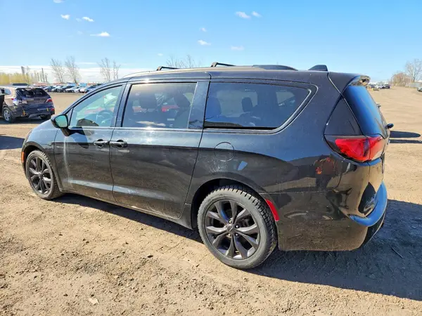 2C4RC1FG9JR175590 2018 CHRYSLER PACIFICA - Image 2