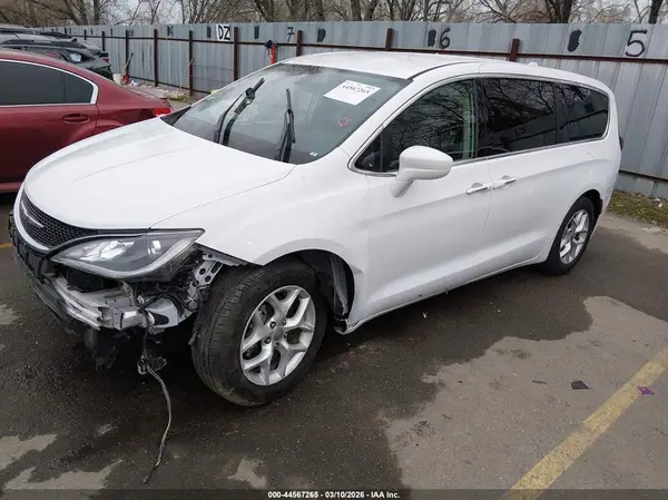 2C4RC1FG9JR187352 2018 CHRYSLER PACIFICA - Image 2