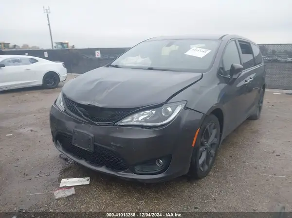 2C4RC1FG9JR227932 2018 CHRYSLER PACIFICA - Image 2
