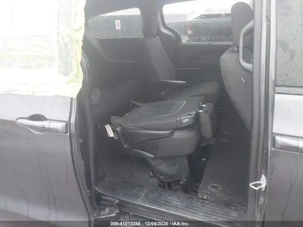2C4RC1FG9JR227932 2018 CHRYSLER PACIFICA - Image 8