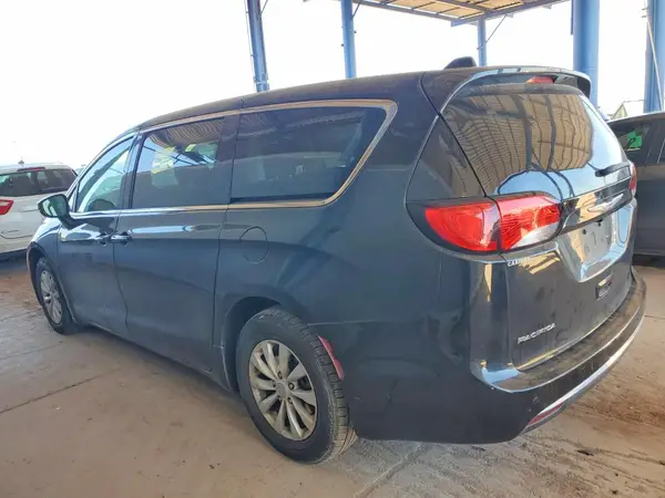 2C4RC1FG9JR278587 2018 CHRYSLER PACIFICA - Image 2