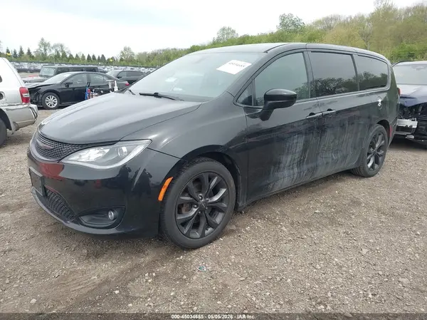 2C4RC1FG9JR289332 2018 CHRYSLER PACIFICA - Image 2