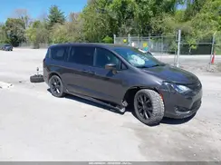 2C4RC1FG9JR350923 2018 CHRYSLER PACIFICA