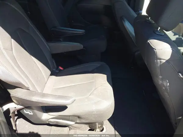 2C4RC1FG9JR350923 2018 CHRYSLER PACIFICA - Image 8