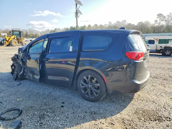 2C4RC1FG9JR352252 2018 CHRYSLER PACIFICA - Image 2