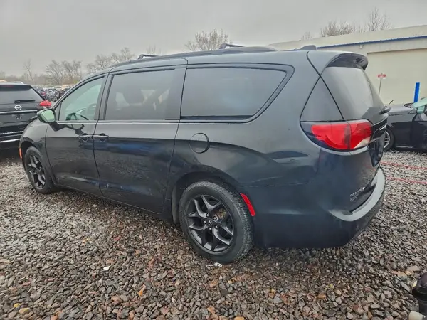 2C4RC1FG9KR567485 2019 CHRYSLER PACIFICA - Image 2