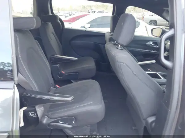 2C4RC1FG9KR575893 2019 CHRYSLER PACIFICA - Image 8