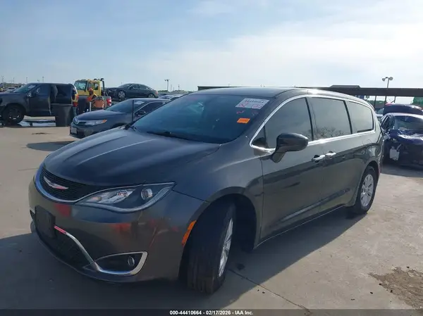 2C4RC1FG9KR576977 2019 CHRYSLER PACIFICA - Image 2