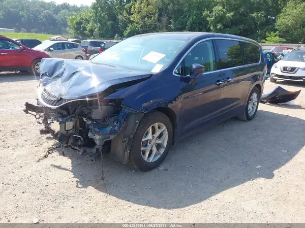 2C4RC1FG9KR587929 2019 CHRYSLER PACIFICA - Image 2