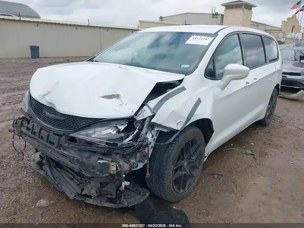 2C4RC1FG9KR593603 2019 CHRYSLER PACIFICA - Image 2