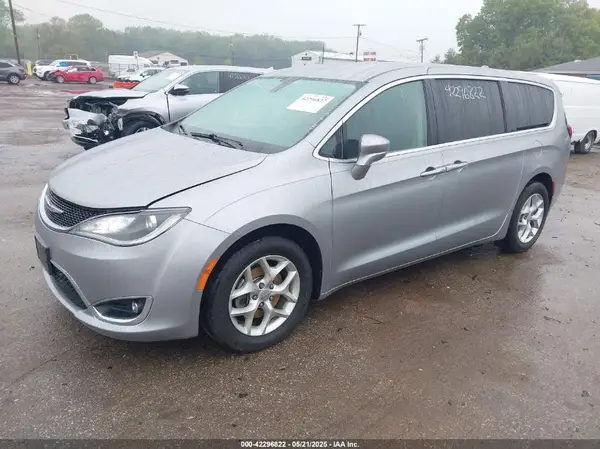 2C4RC1FG9KR629550 2019 CHRYSLER PACIFICA - Image 2