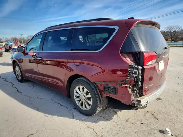 2C4RC1FGXJR105001 2018 CHRYSLER PACIFICA - Image 2