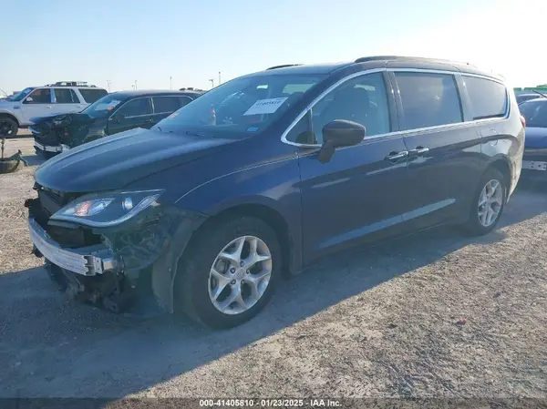 2C4RC1FGXJR113471 2018 CHRYSLER PACIFICA - Image 2