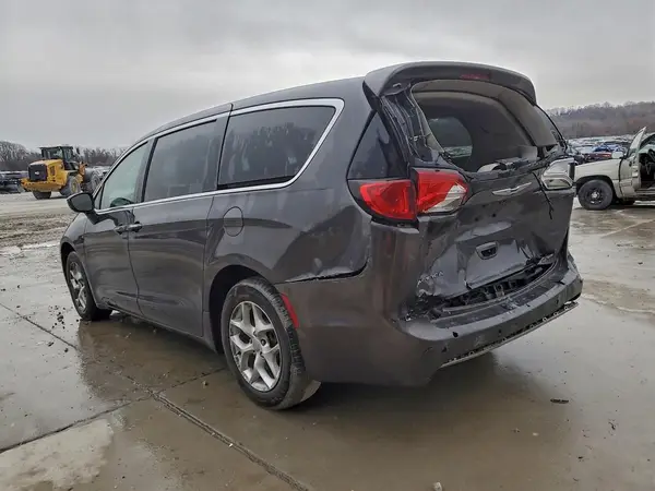 2C4RC1FGXJR123272 2018 CHRYSLER PACIFICA - Image 2