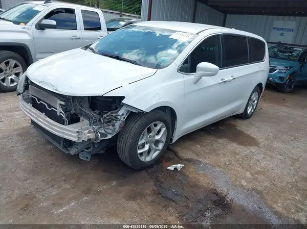 2C4RC1FGXJR125541 2018 CHRYSLER PACIFICA - Image 2