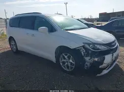 2C4RC1FGXJR133302 2018 CHRYSLER PACIFICA