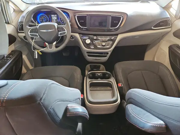 2C4RC1FGXJR174075 2018 CHRYSLER PACIFICA - Image 8