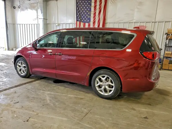 2C4RC1FGXJR174335 2018 CHRYSLER PACIFICA - Image 2
