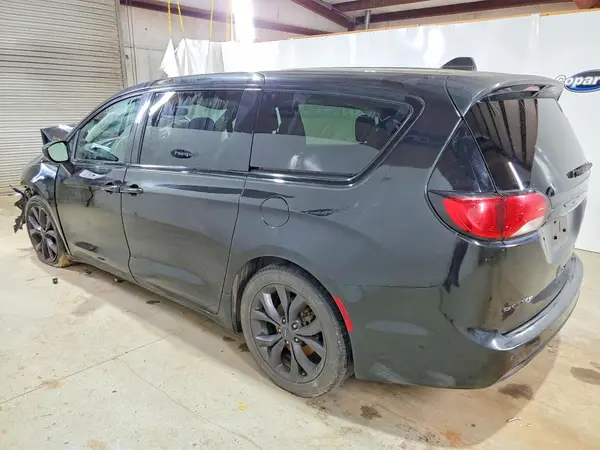 2C4RC1FGXJR197937 2018 CHRYSLER PACIFICA - Image 2