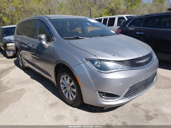 2C4RC1FGXJR247994 2018 CHRYSLER PACIFICA - Image 1