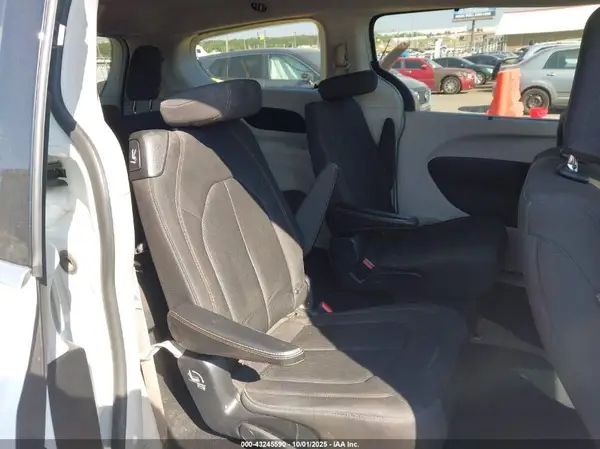 2C4RC1FGXJR260597 2018 CHRYSLER PACIFICA - Image 8