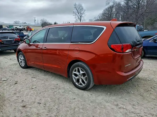 2C4RC1FGXJR271423 2018 CHRYSLER PACIFICA - Image 2