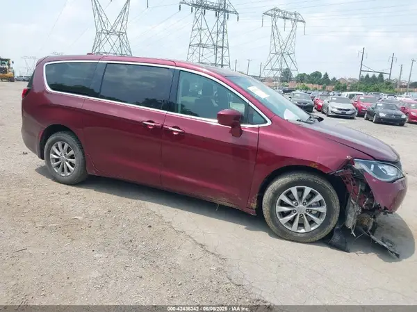 2C4RC1FGXJR279036 2018 CHRYSLER PACIFICA - Image 1