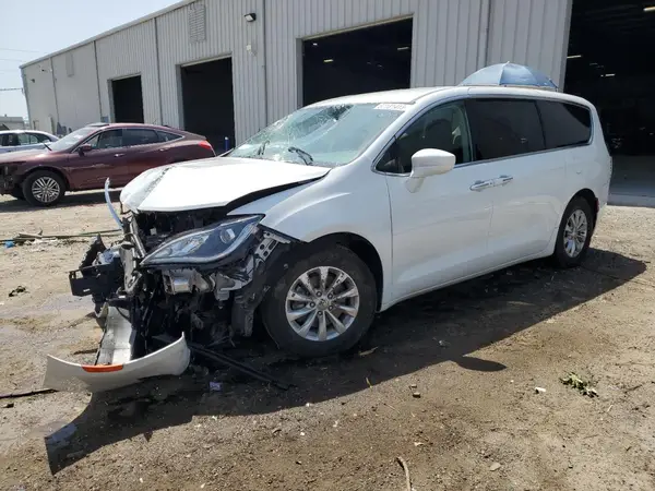 2C4RC1FGXJR279313 2018 CHRYSLER PACIFICA - Image 1