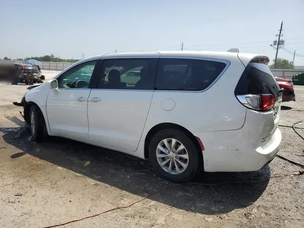 2C4RC1FGXJR279313 2018 CHRYSLER PACIFICA - Image 2