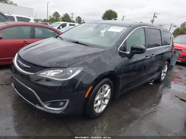 2C4RC1FGXJR317171 2018 CHRYSLER PACIFICA - Image 2