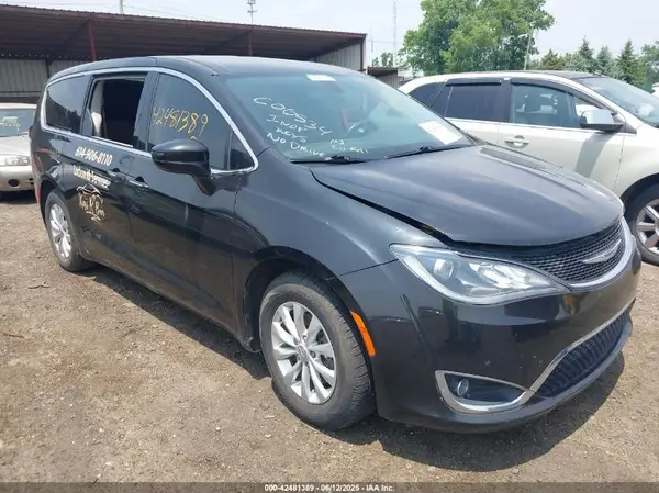 2C4RC1FGXJR339316 2018 CHRYSLER PACIFICA - Image 1