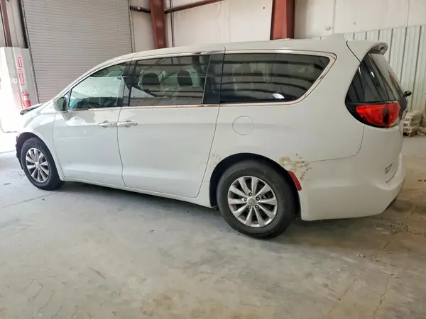 2C4RC1FGXJR351353 2018 CHRYSLER PACIFICA - Image 2