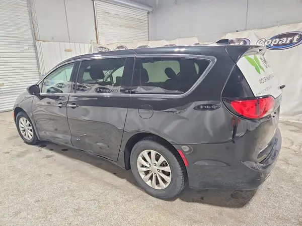 2C4RC1FGXKR507702 2019 CHRYSLER PACIFICA - Image 2