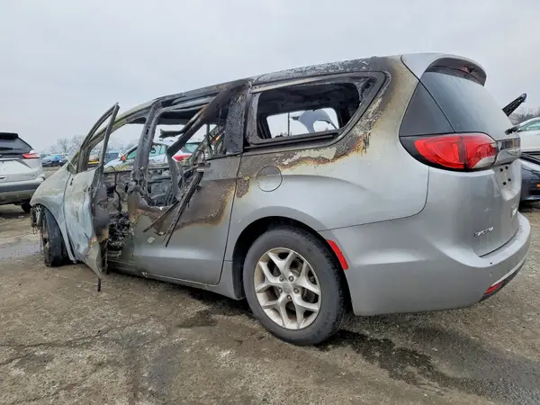2C4RC1FGXKR582013 2019 CHRYSLER PACIFICA - Image 2