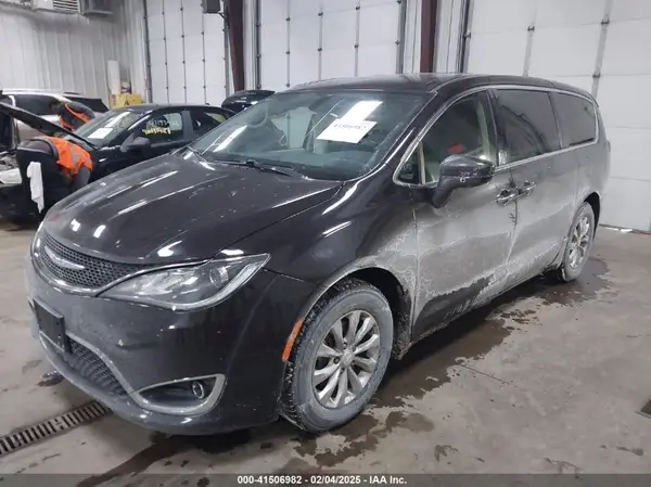 2C4RC1FGXKR594310 2019 CHRYSLER PACIFICA - Image 2