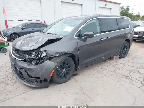 2C4RC1FGXKR610201 2019 CHRYSLER PACIFICA - Image 2