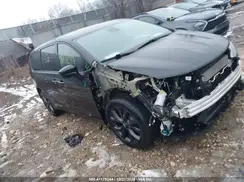 2C4RC1FGXKR666798 2019 CHRYSLER PACIFICA
