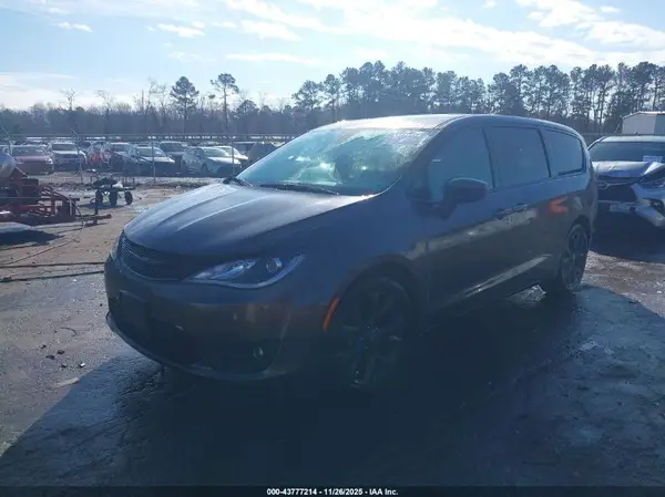 2C4RC1FGXKR667725 2019 CHRYSLER PACIFICA - Image 2