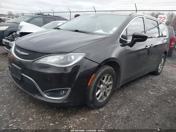 2C4RC1FGXKR700769 2019 CHRYSLER PACIFICA - Image 2
