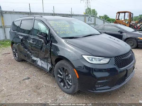 2C4RC1FGXNR192095 2022 CHRYSLER PACIFICA - Image 1