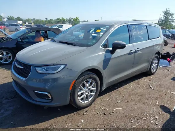 2C4RC1FGXPR555577 2023 CHRYSLER PACIFICA - Image 2